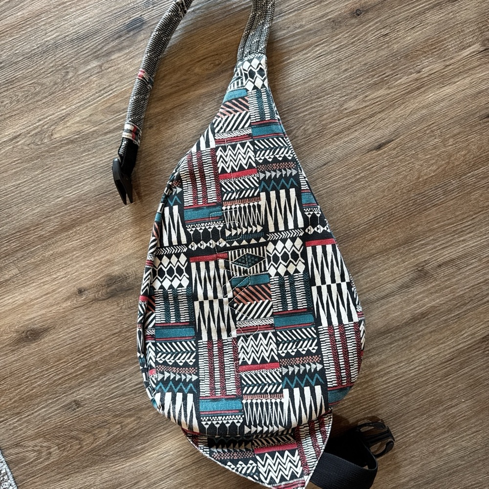 Stylish Multicolor Patterned Sling Bag - image 2